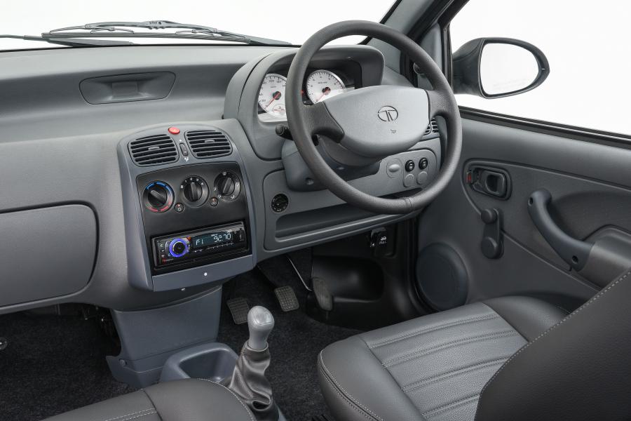 Интерьер Tata Indica Flash 2016 года  (фото 16 из 30)